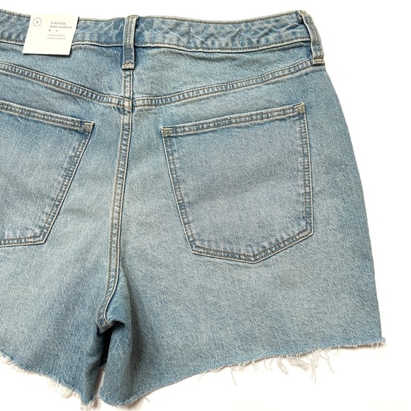 NWT - Universal Thread High-Rise Midi Stretch Button Denim Jean Shorts, Size 8 - Picture 9 of 13